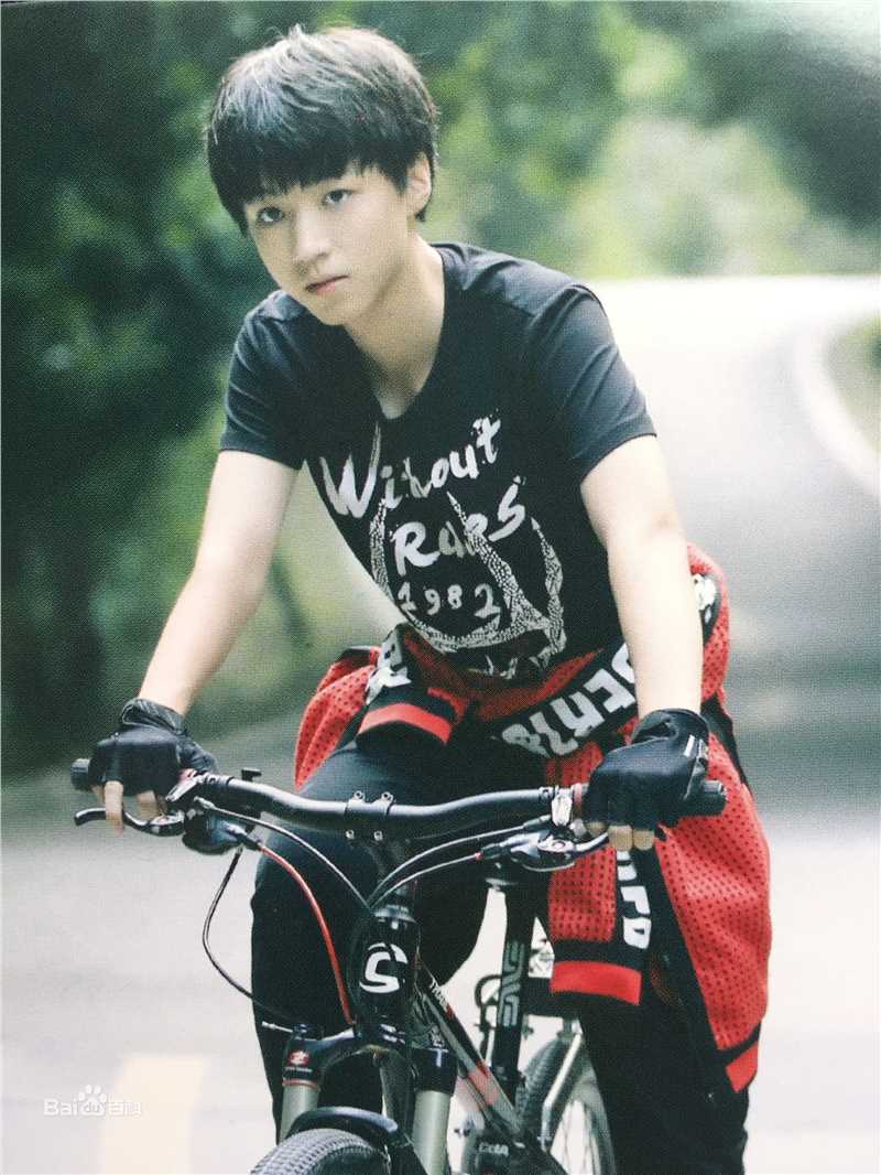 王俊凯(Karry)个人生写（二）性感图片图集