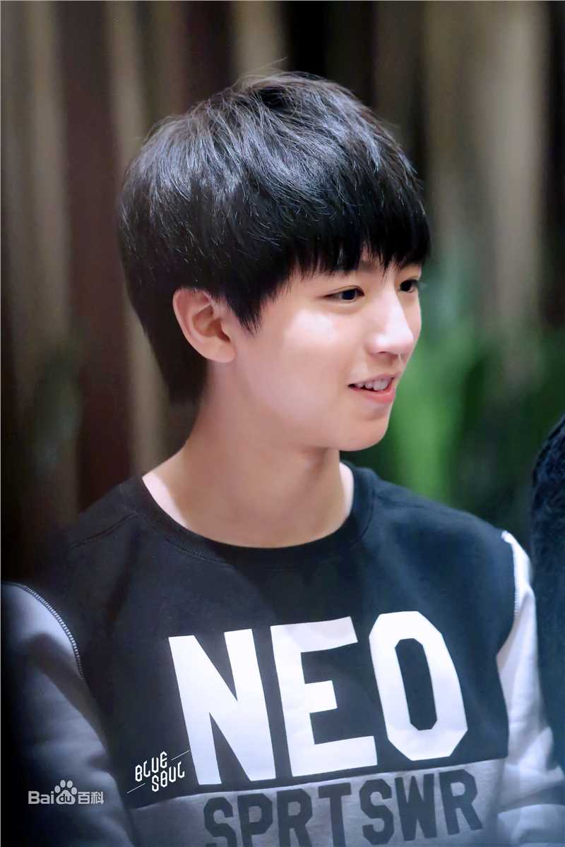 王俊凯(Karry)采访图册壁纸壁纸