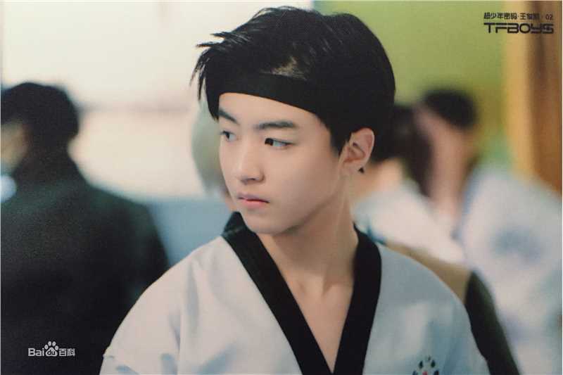 王俊凯(Karry)超少年密码生活照相册