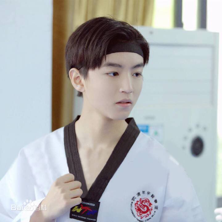 王俊凯(Karry)超少年密码生活照相册