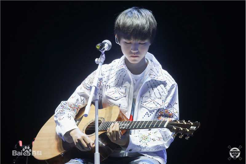 王俊凯(Karry)舞台表演（三）前后照片