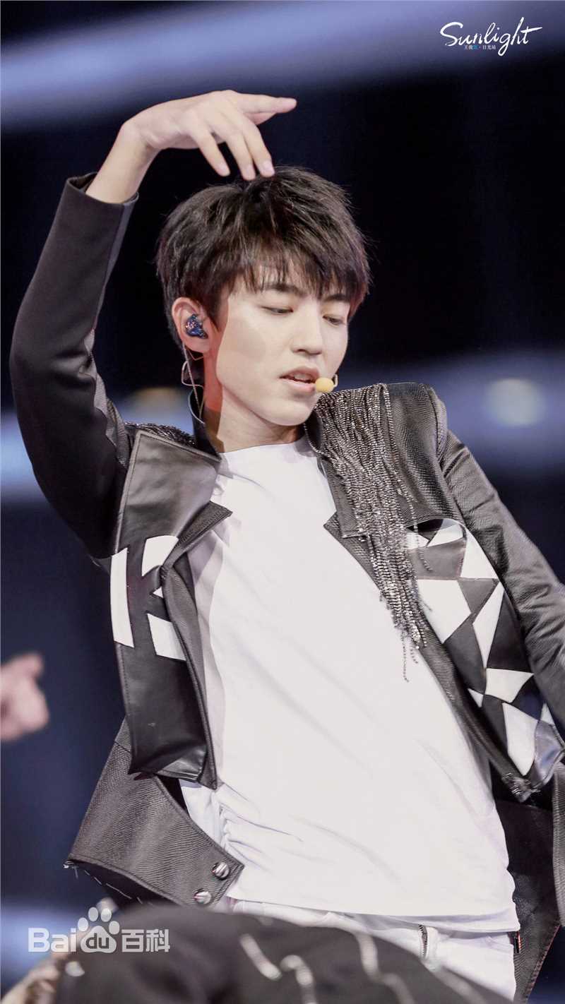 王俊凯(Karry)舞台表演（三）前后照片