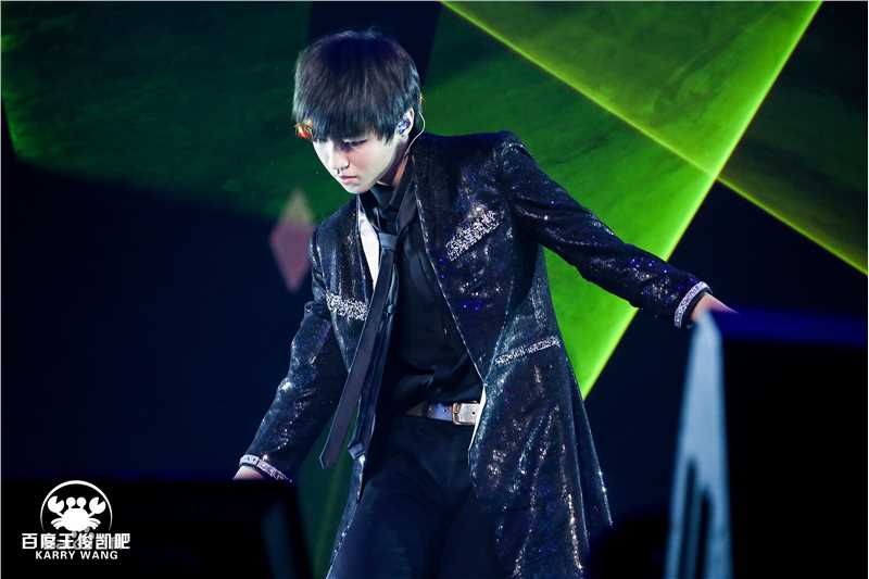 王俊凯(Karry)舞台表演（三）前后照片