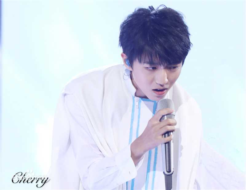 王俊凯(Karry)舞台表演（三）前后照片