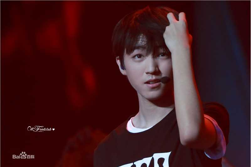 王俊凯(Karry)舞台表演（三）前后照片