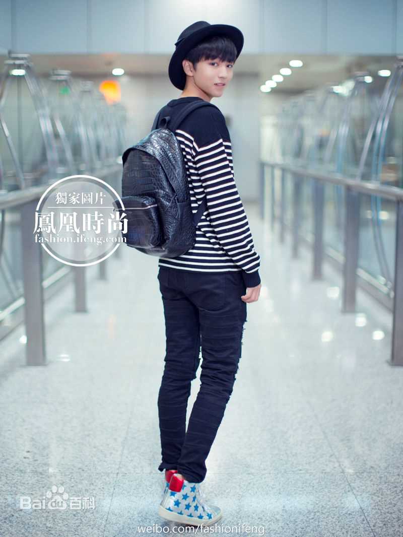 王俊凯(Karry)时尚街拍前后照片