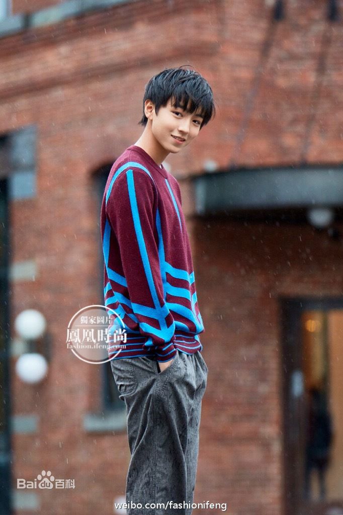 王俊凯(Karry)时尚街拍前后照片