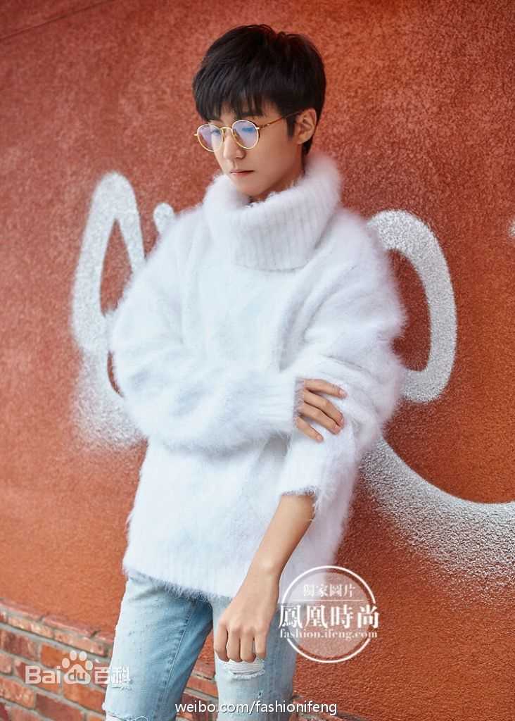 王俊凯(Karry)时尚街拍前后照片