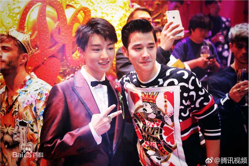 王俊凯(Karry)2018春夏米兰男装周图册