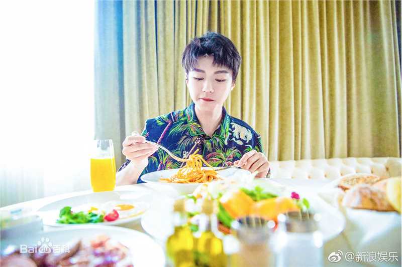 王俊凯(Karry)2018春夏米兰男装周图册