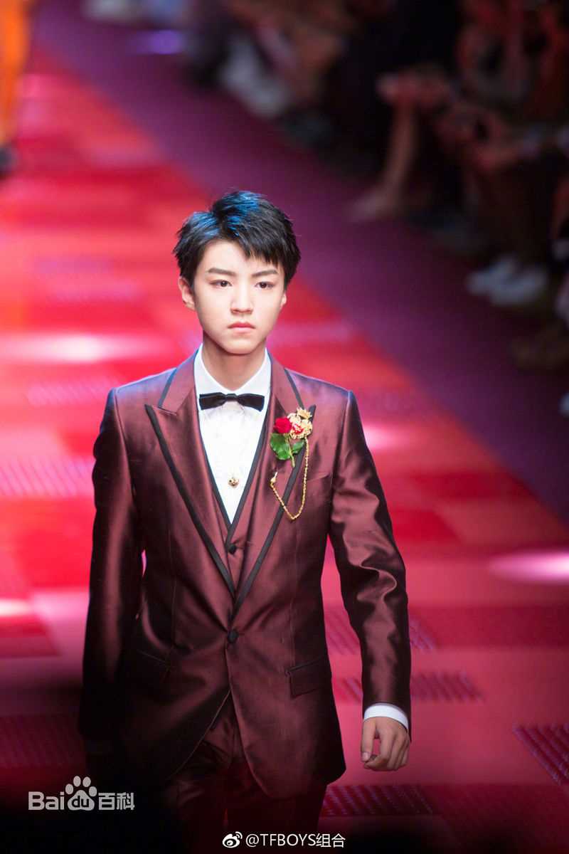 王俊凯(Karry)2018春夏米兰男装周图册