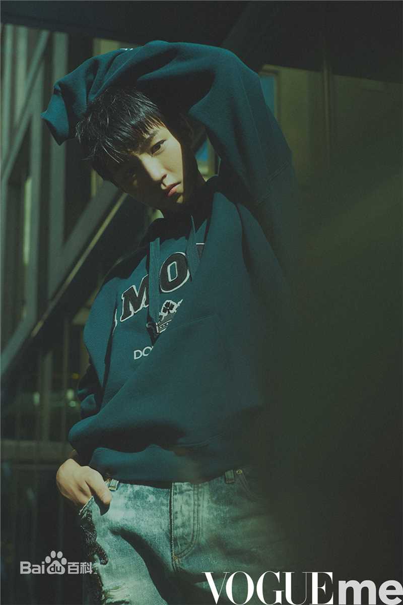 高清王俊凯(Karry)在《VogueMe》2017年十月刊中的图集