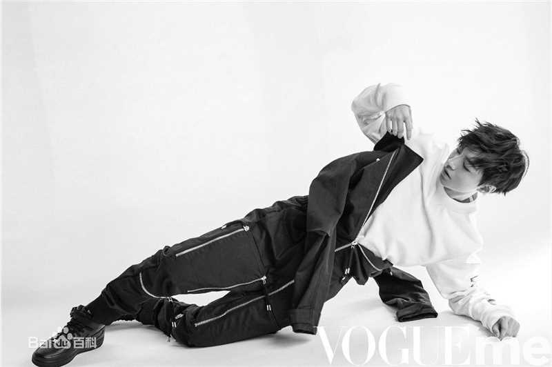 高清王俊凯(Karry)在《VogueMe》2017年十月刊中的图集