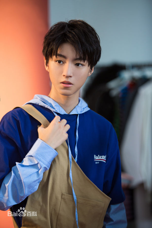 王俊凯(Karry)最优质《红秀GRAZIA》第327期双封面相册