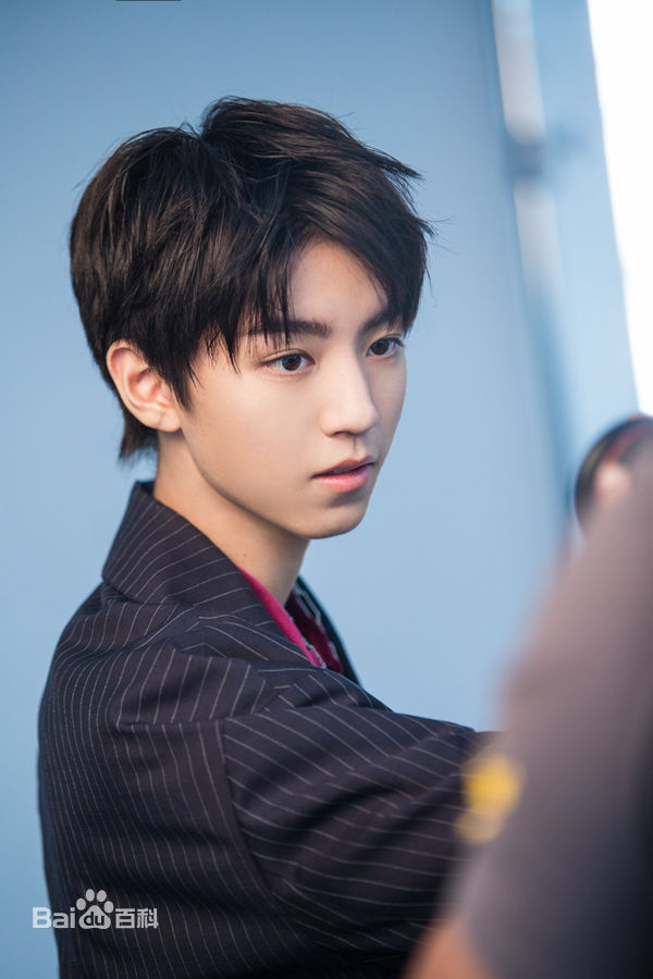 王俊凯(Karry)最优质《红秀GRAZIA》第327期双封面相册