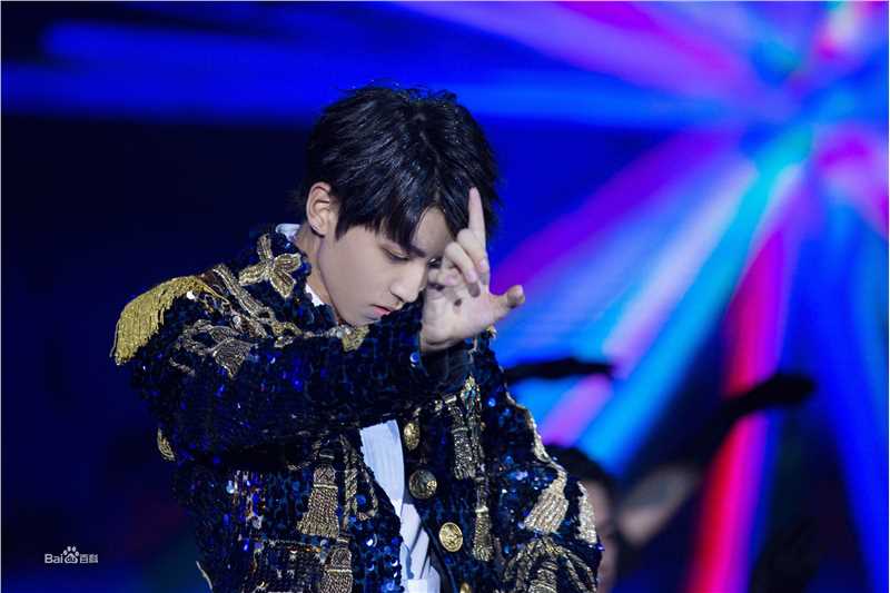 王俊凯(Karry)十八岁成人礼生日会壁纸壁纸