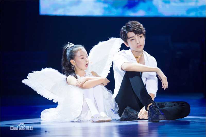 王俊凯(Karry)十八岁成人礼生日会壁纸壁纸