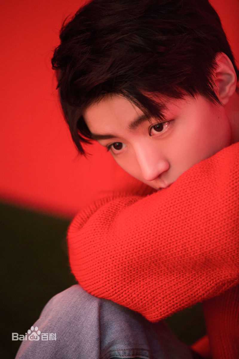 精选王俊凯(Karry)在《嘉人》2018年2月刊中的图册