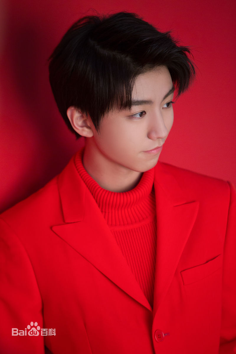 精选王俊凯(Karry)在《嘉人》2018年2月刊中的图册