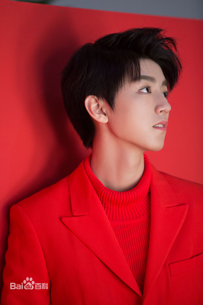 精选王俊凯(Karry)在《嘉人》2018年2月刊中的图册