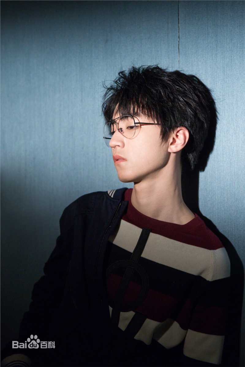 高清王俊凯(Karry)在《OK!精彩》2018年5月刊中的图集