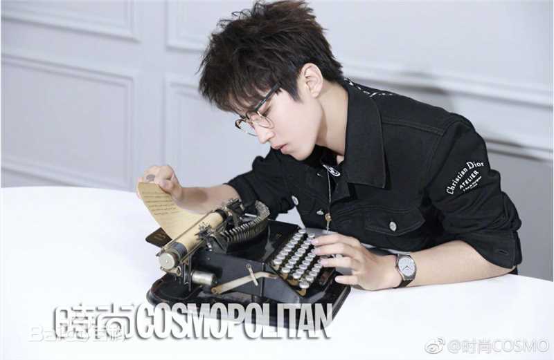 王俊凯(Karry)在《时尚·COOPOLITAN》2018年6月刊中的
