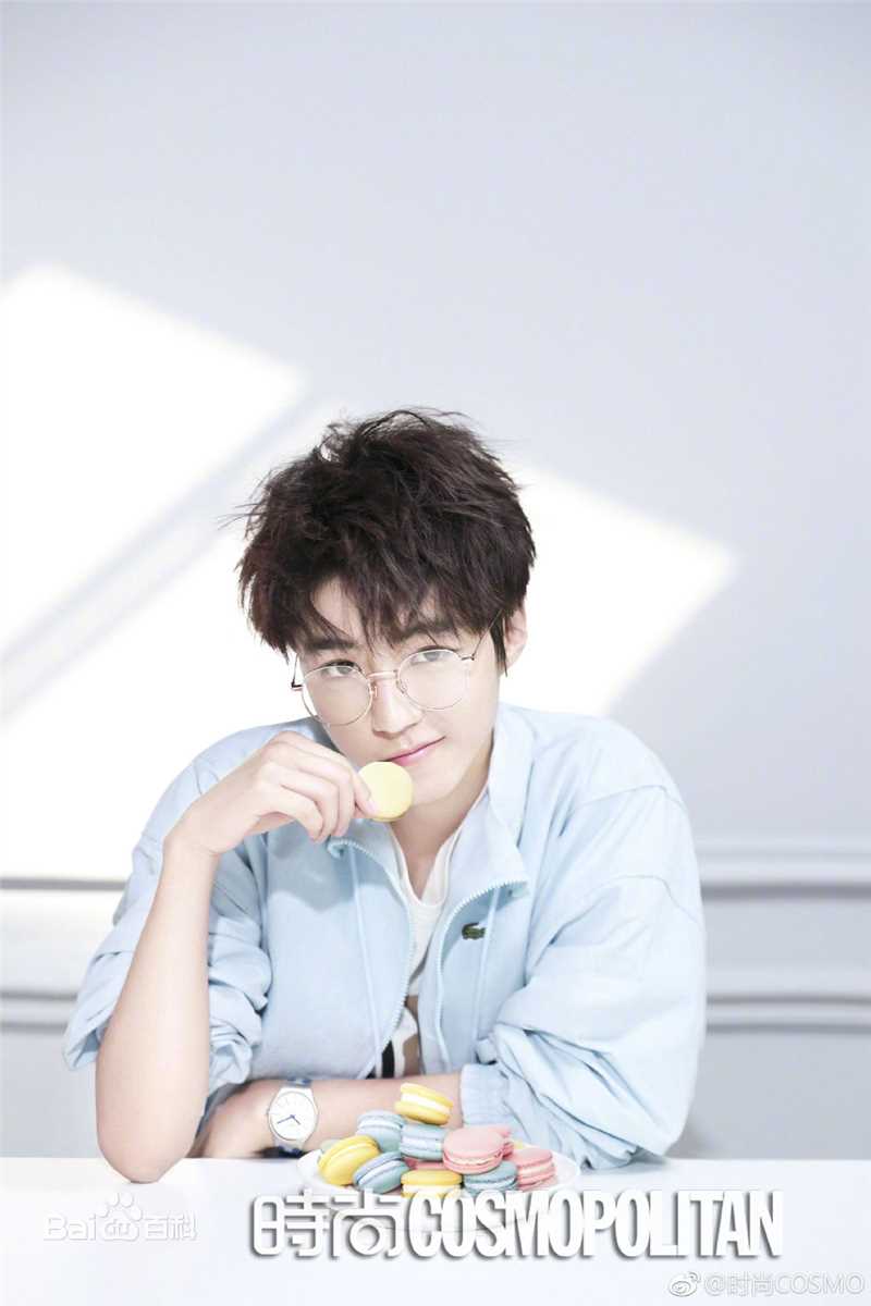 王俊凯(Karry)在《时尚·COOPOLITAN》2018年6月刊中的