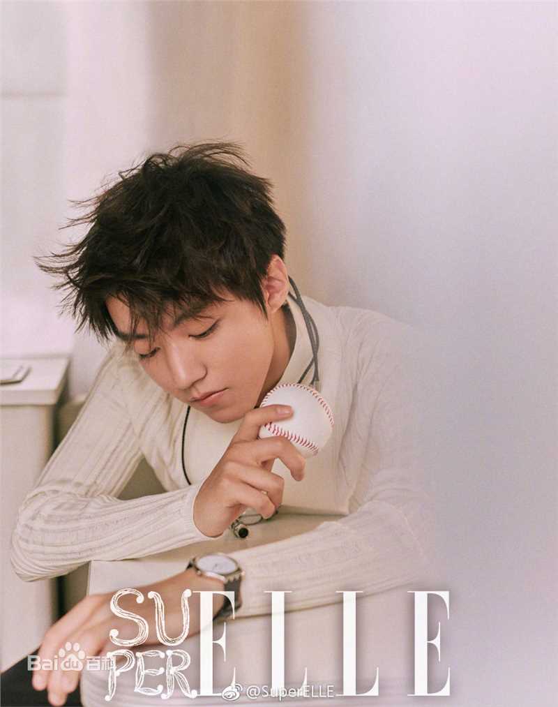 王俊凯(Karry)在《SuperELLE》2018夏季刊中的