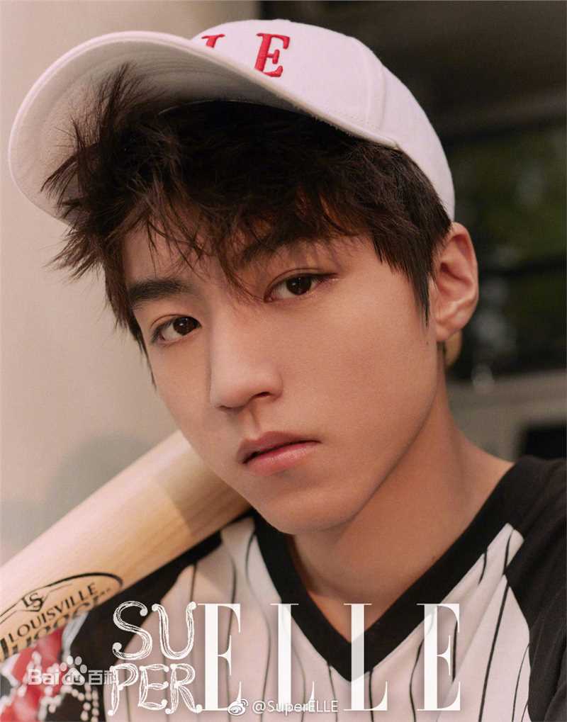 王俊凯(Karry)在《SuperELLE》2018夏季刊中的