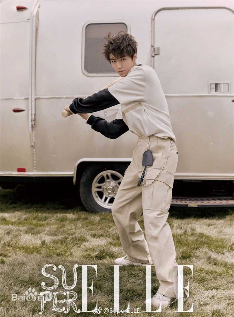 王俊凯(Karry)在《SuperELLE》2018夏季刊中的