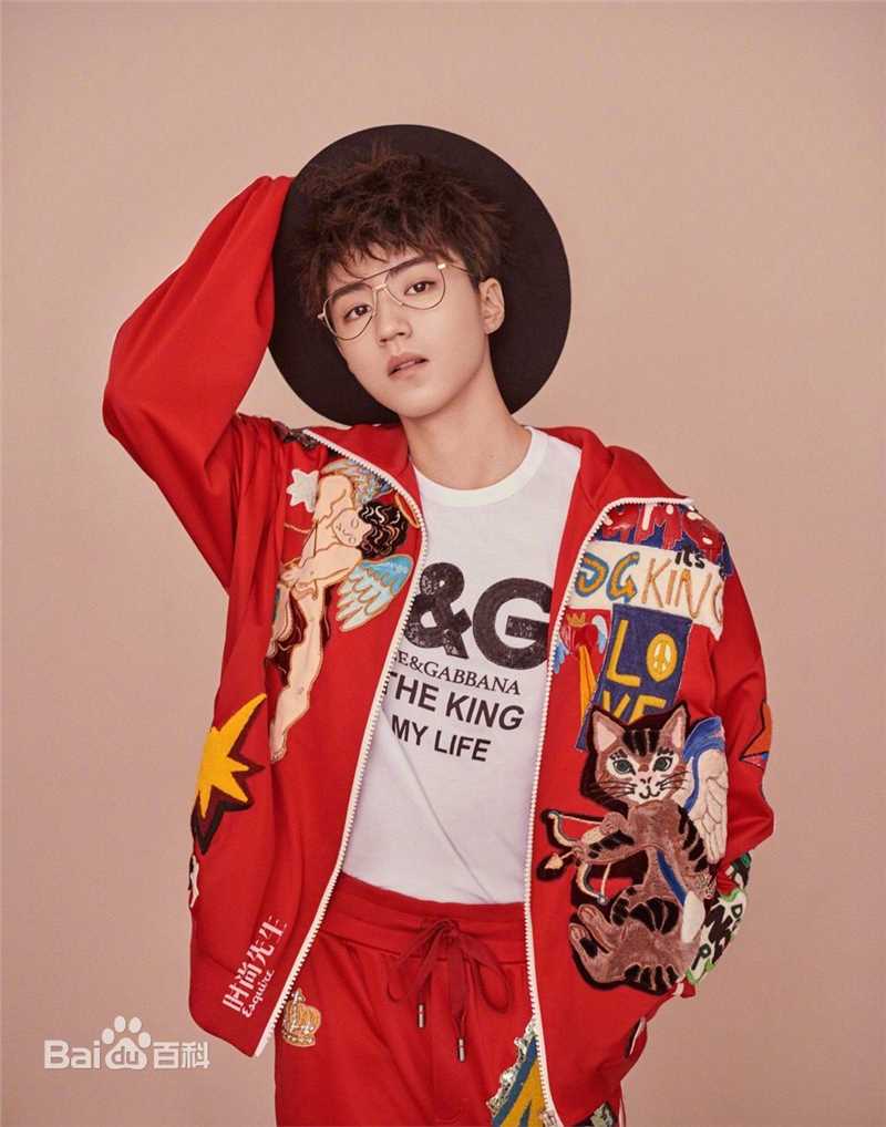 高清王俊凯(Karry)在《时尚先生Esquire》2018年十月刊中的图册