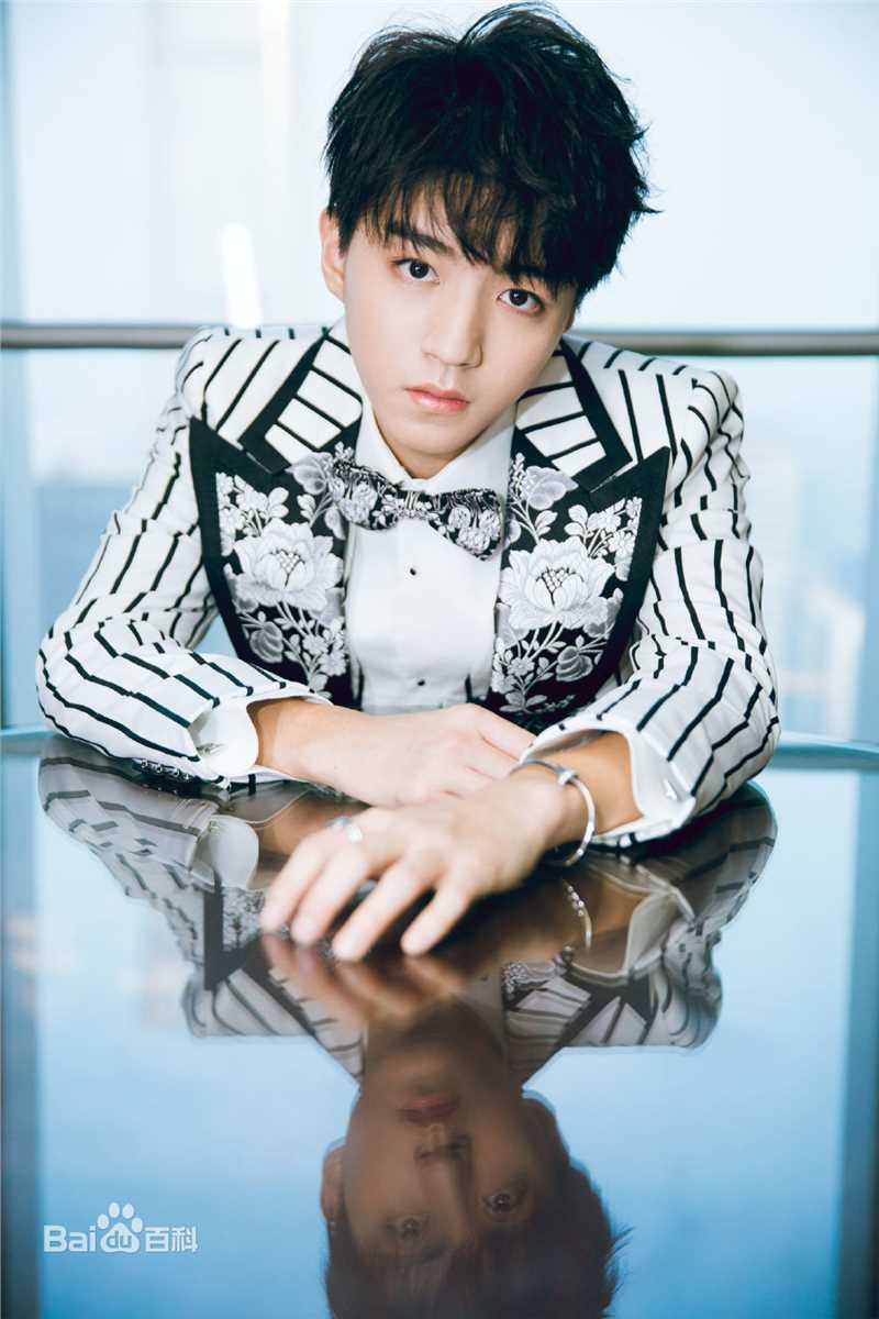 王俊凯(Karry)时尚活动图册性感图片图集