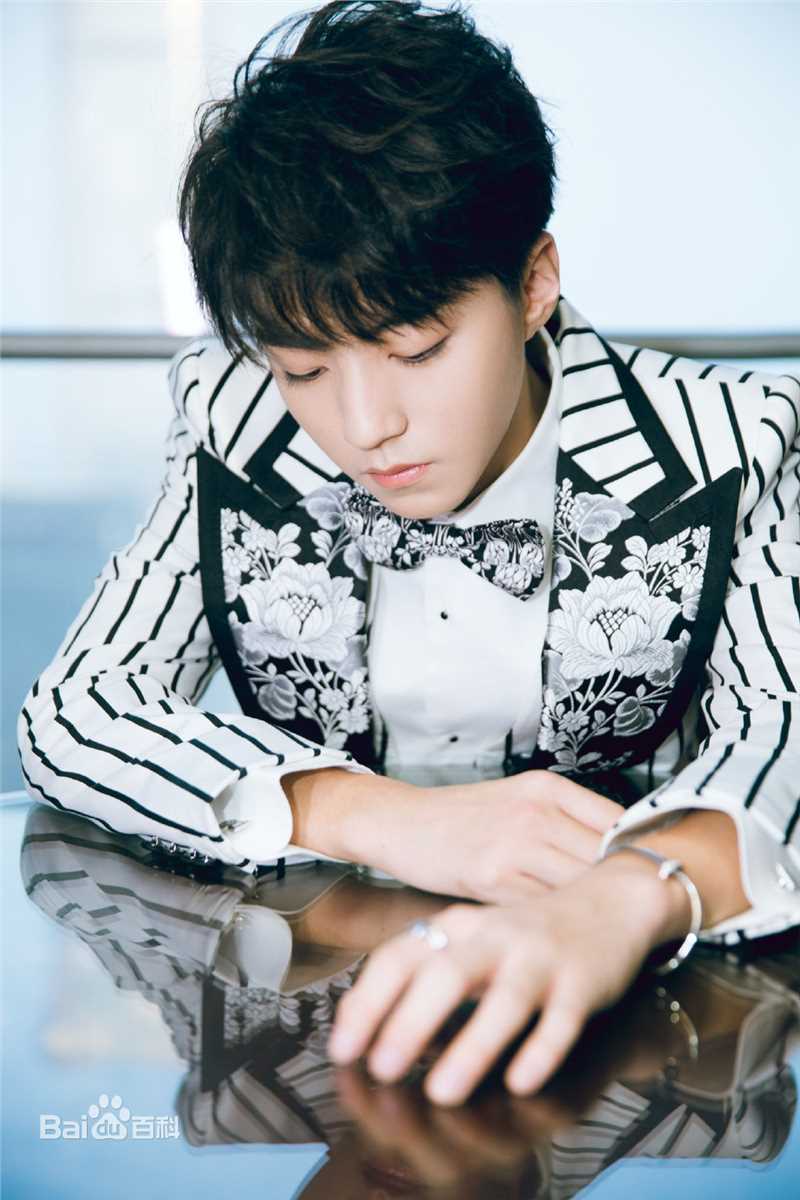 王俊凯(Karry)时尚活动图册性感图片图集