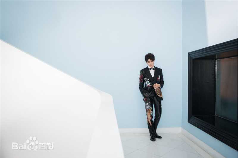 王俊凯(Karry)时尚活动图册性感图片图集