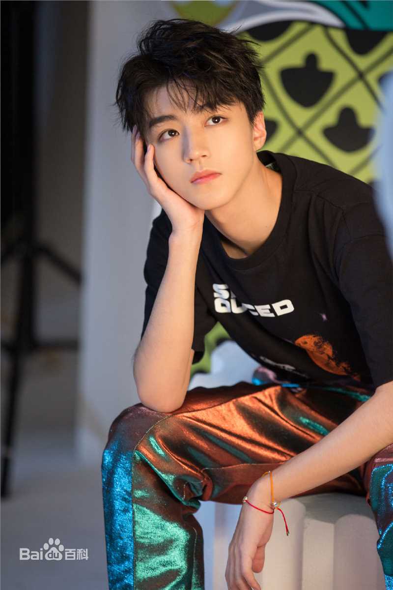 最优质王俊凯(Karry)在《红秀GRAZIA》第381期中的