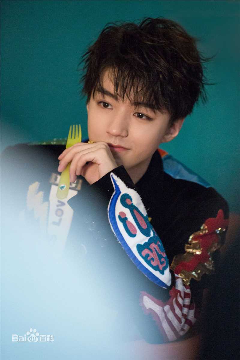 最优质王俊凯(Karry)在《红秀GRAZIA》第381期中的