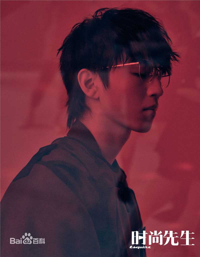 最新王俊凯(Karry)在《时尚先生Esquire》2019/07中的壁纸