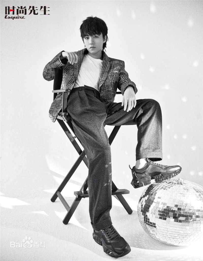 最新王俊凯(Karry)在《时尚先生Esquire》2019/07中的壁纸