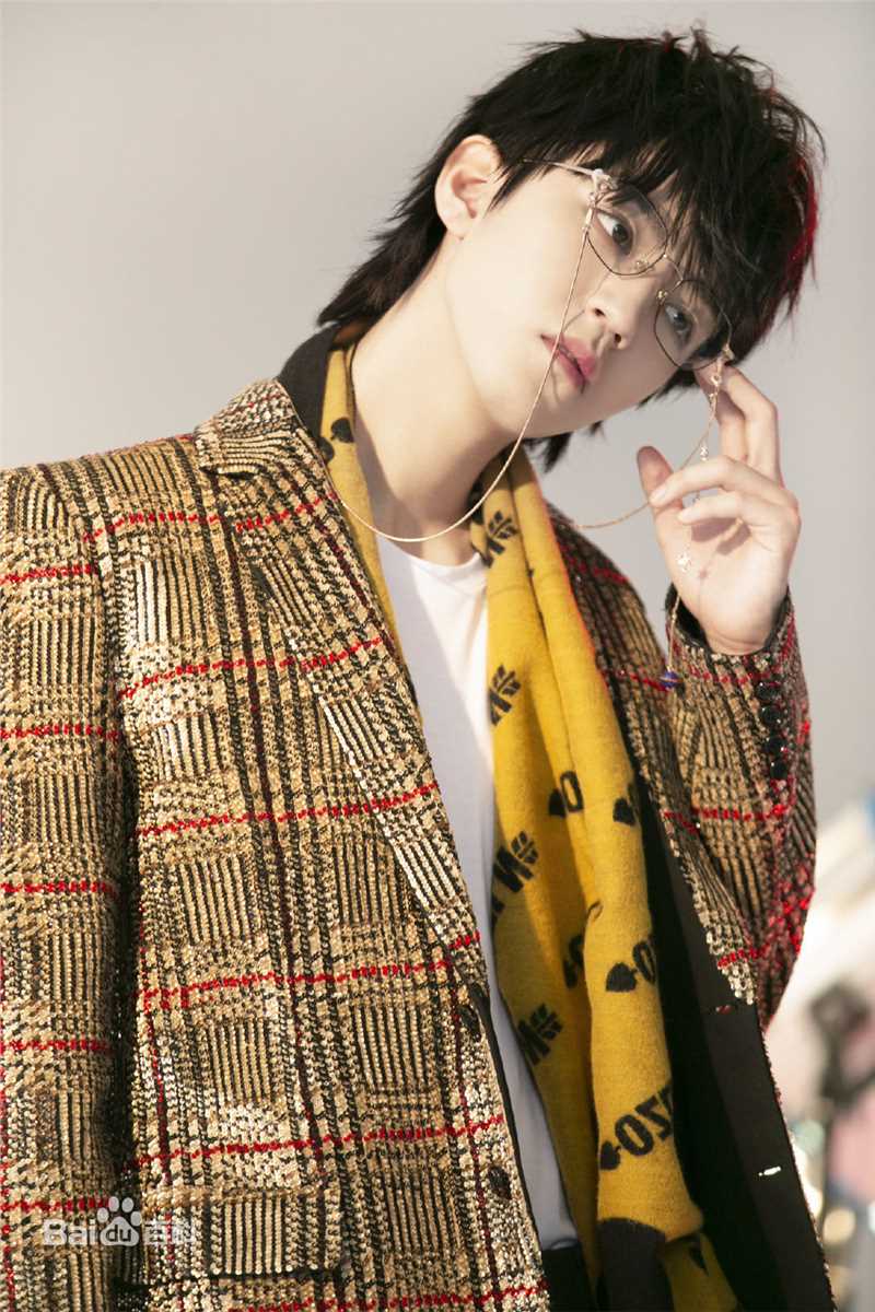 最新王俊凯(Karry)在《时尚先生Esquire》2019/07中的壁纸