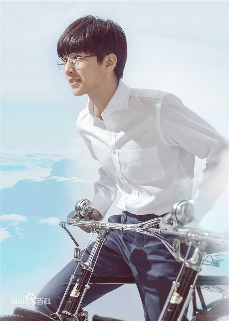 王俊凯(Karry)时尚芭莎壁纸壁纸