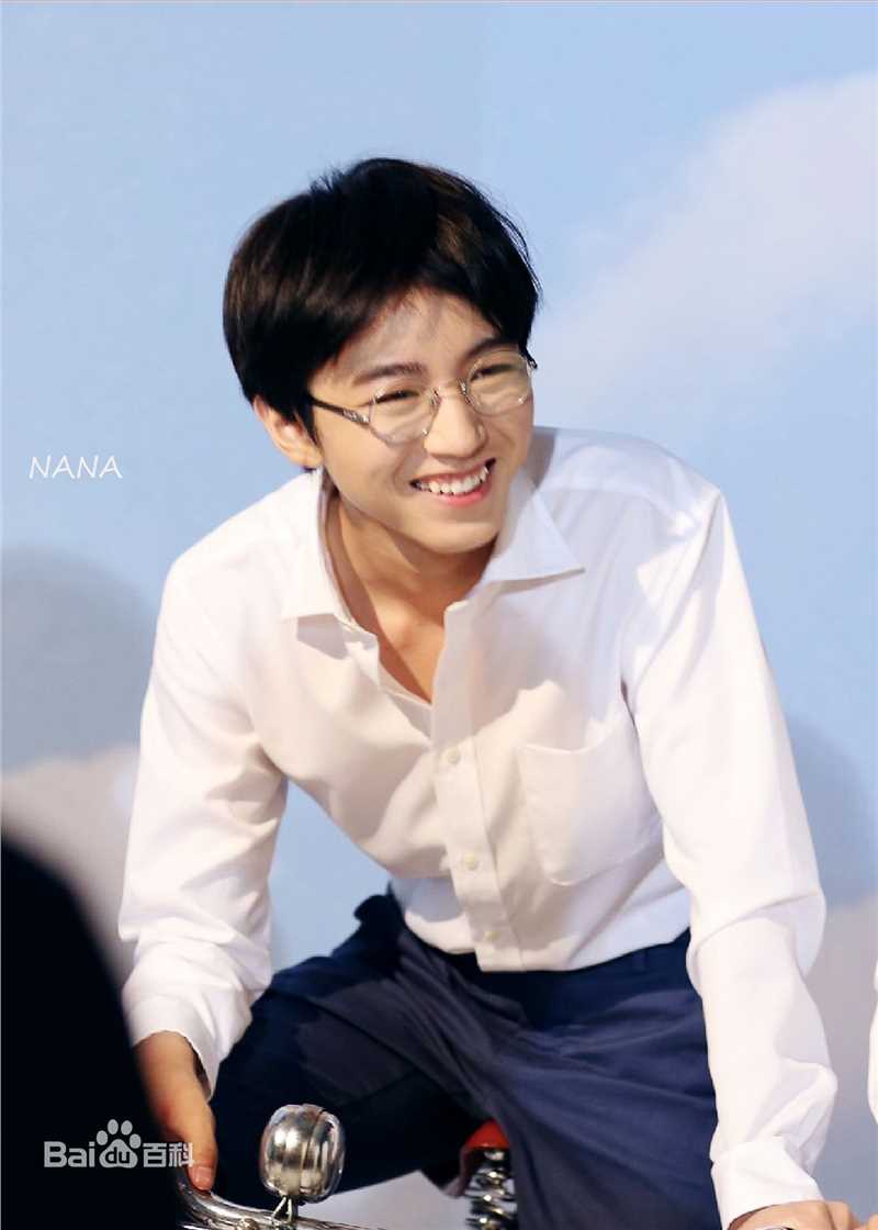 王俊凯(Karry)时尚芭莎壁纸壁纸