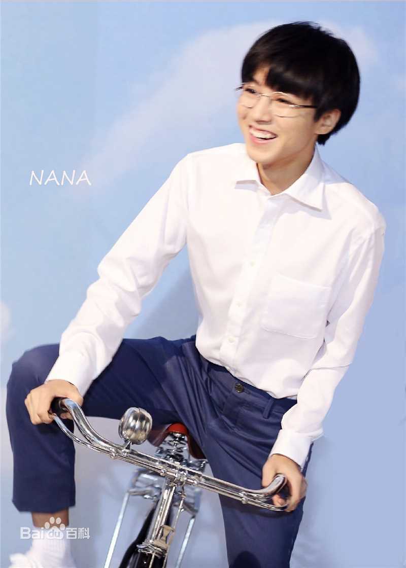 王俊凯(Karry)时尚芭莎壁纸壁纸