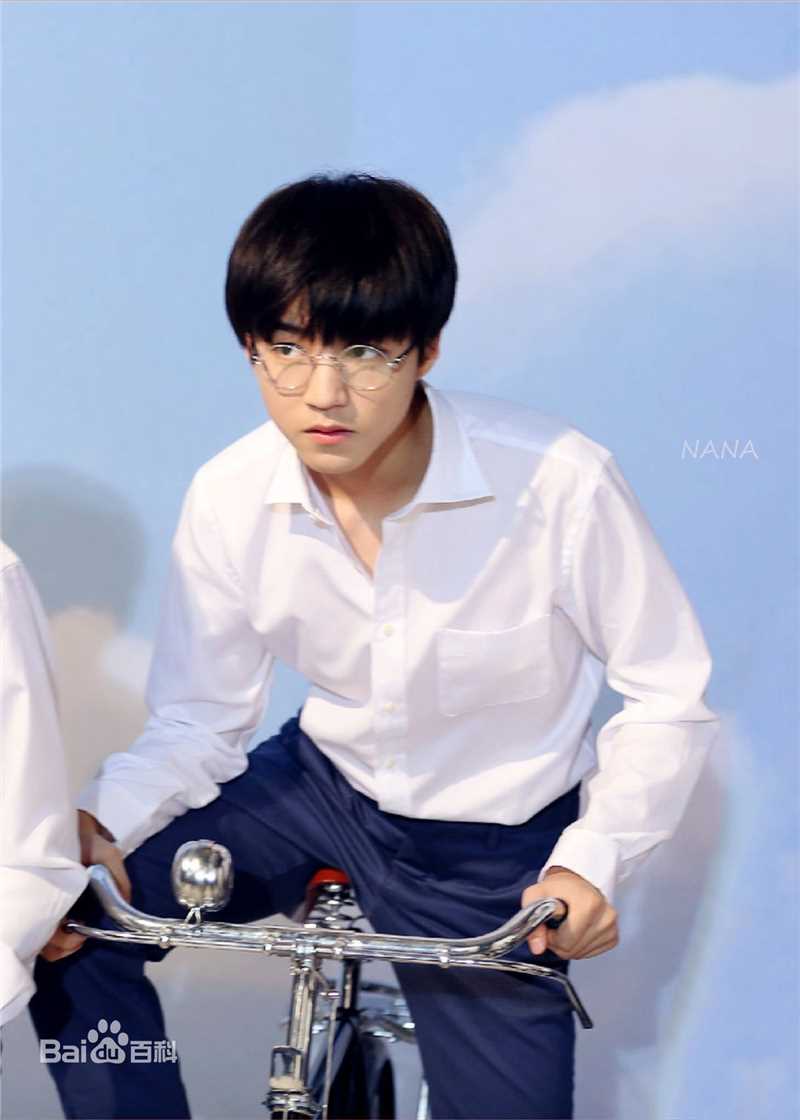 王俊凯(Karry)时尚芭莎壁纸壁纸