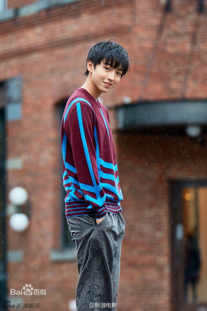 王俊凯(Karry)纽约初秋街拍生活照相册