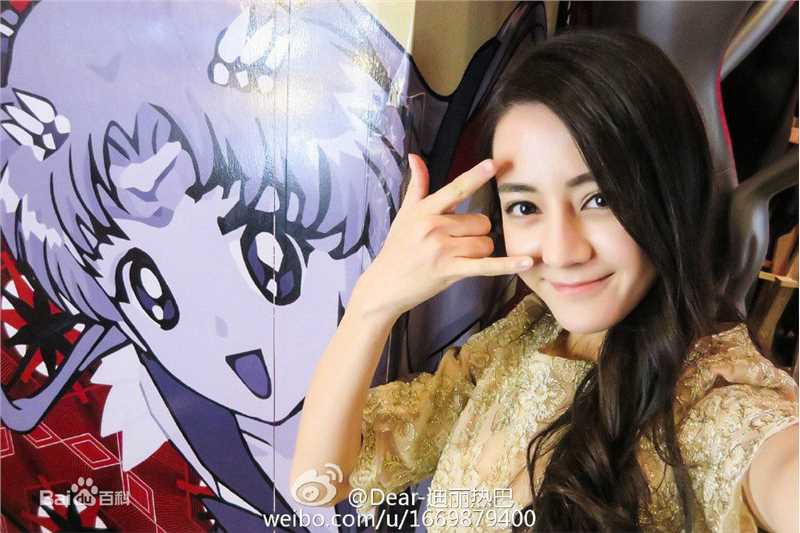 迪丽热巴·迪力木拉提(Dilraba)个人生活照前后照片