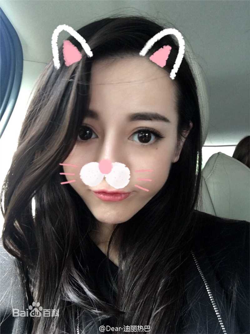 迪丽热巴·迪力木拉提(Dilraba)个人生活照前后照片