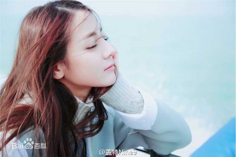 迪丽热巴·迪力木拉提(Dilraba)个人生活照前后照片