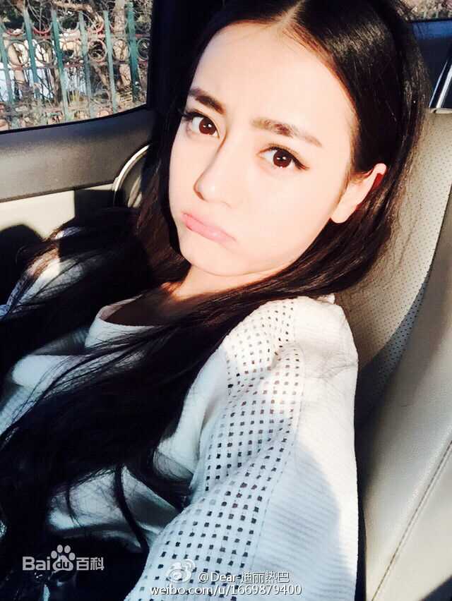 迪丽热巴·迪力木拉提(Dilraba)个人生活照前后照片