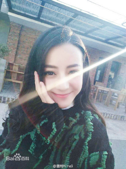 迪丽热巴·迪力木拉提(Dilraba)个人生活照前后照片