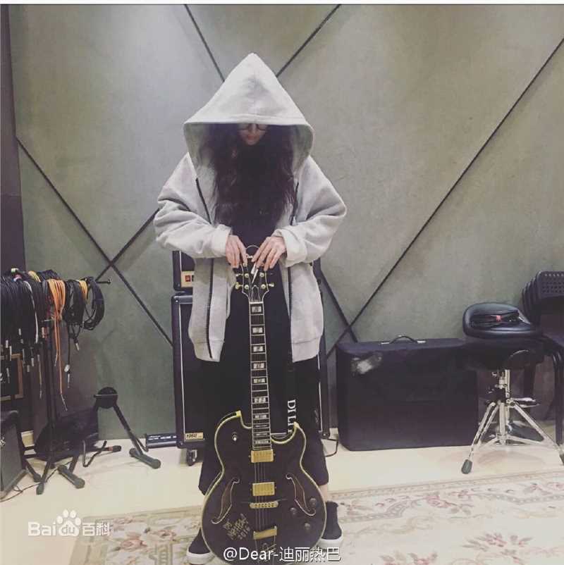 迪丽热巴·迪力木拉提(Dilraba)个人生活照前后照片